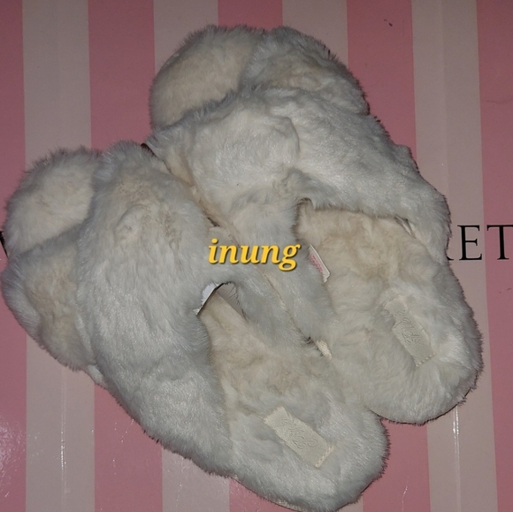 PINK VS Fuzzy Slipper size Large(9/10) New - Picture 2 of 8